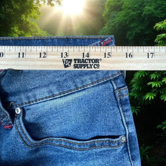 True Religion Ricky Jean Mens 30x30 Blue Relaxed Straight Denim Front Whiskering - Picture 5 of 15